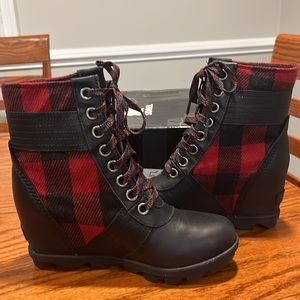 SOREL LEXIE WEDGE NWOT
